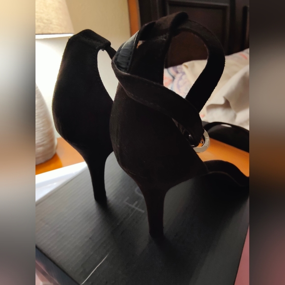 Forever 21 black heels size 9 - Picture 5 of 5